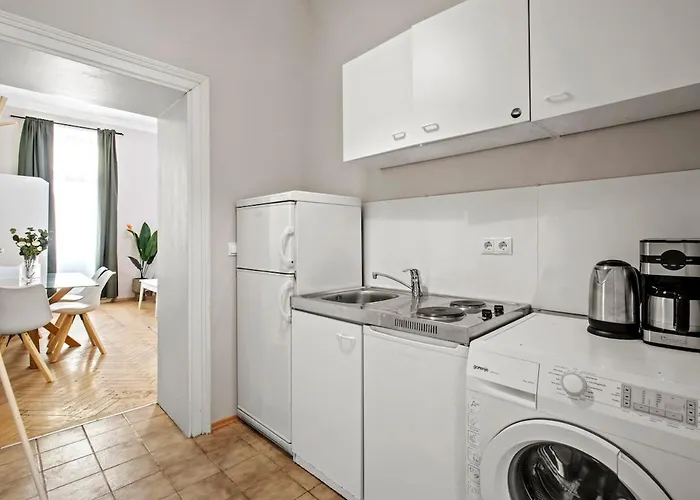 I 5 Min To Millennium Mall And Handelskai U6 *